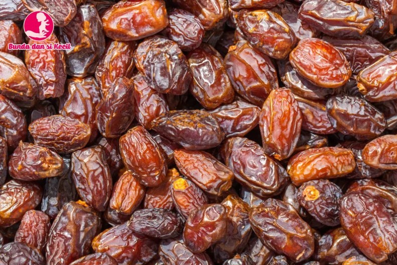 Kurma: Si Manis yang Bisa Jadi Penyelamat atau Pemicu GERD? Ini Cara Aman Mengonsumsinya